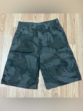 Wrangler Jeans Dark Green Camouflage Shorts - 100% Cotton - Size 14 Regular